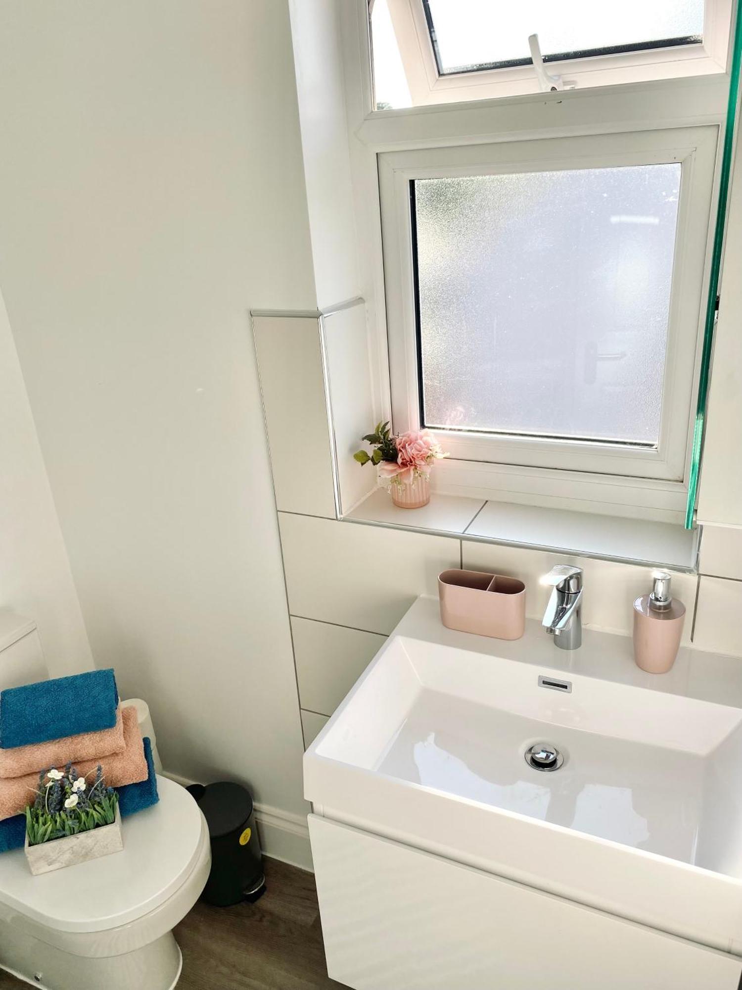 Bright Studio Loft 30Min To Central London Eksteriør billede